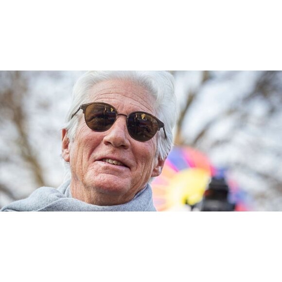 New GIORGIO ARMANI Green Round AR8215 60668E Sunglasses Women - Picture 4 of 7